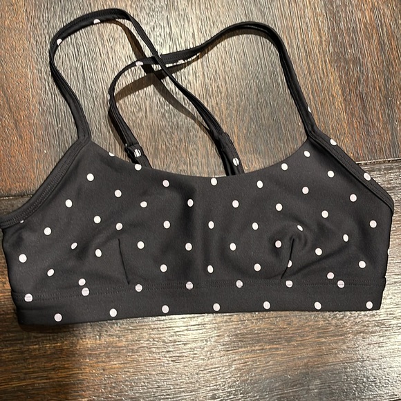 Alo Sports Bra and shorts - Picture 2 of 6